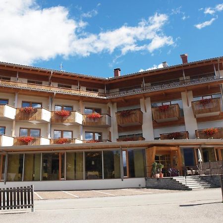 Sporthotel Rasen Rasùn di Sotto エクステリア 写真