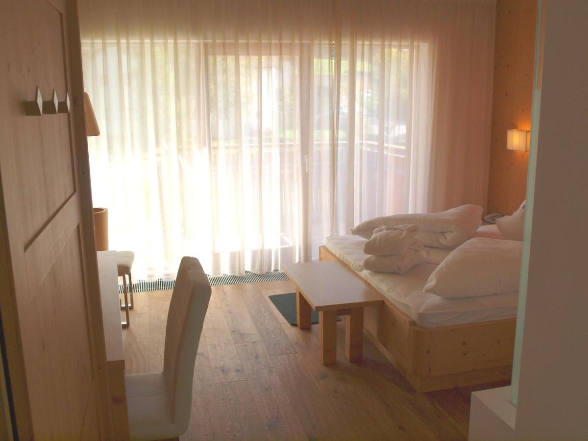 Sporthotel Rasen Rasùn di Sotto エクステリア 写真