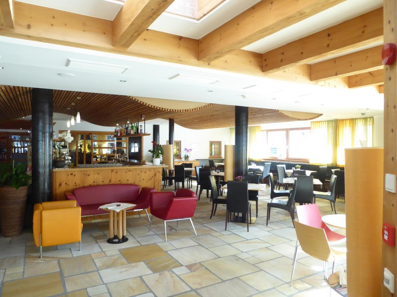 Sporthotel Rasen Rasùn di Sotto エクステリア 写真