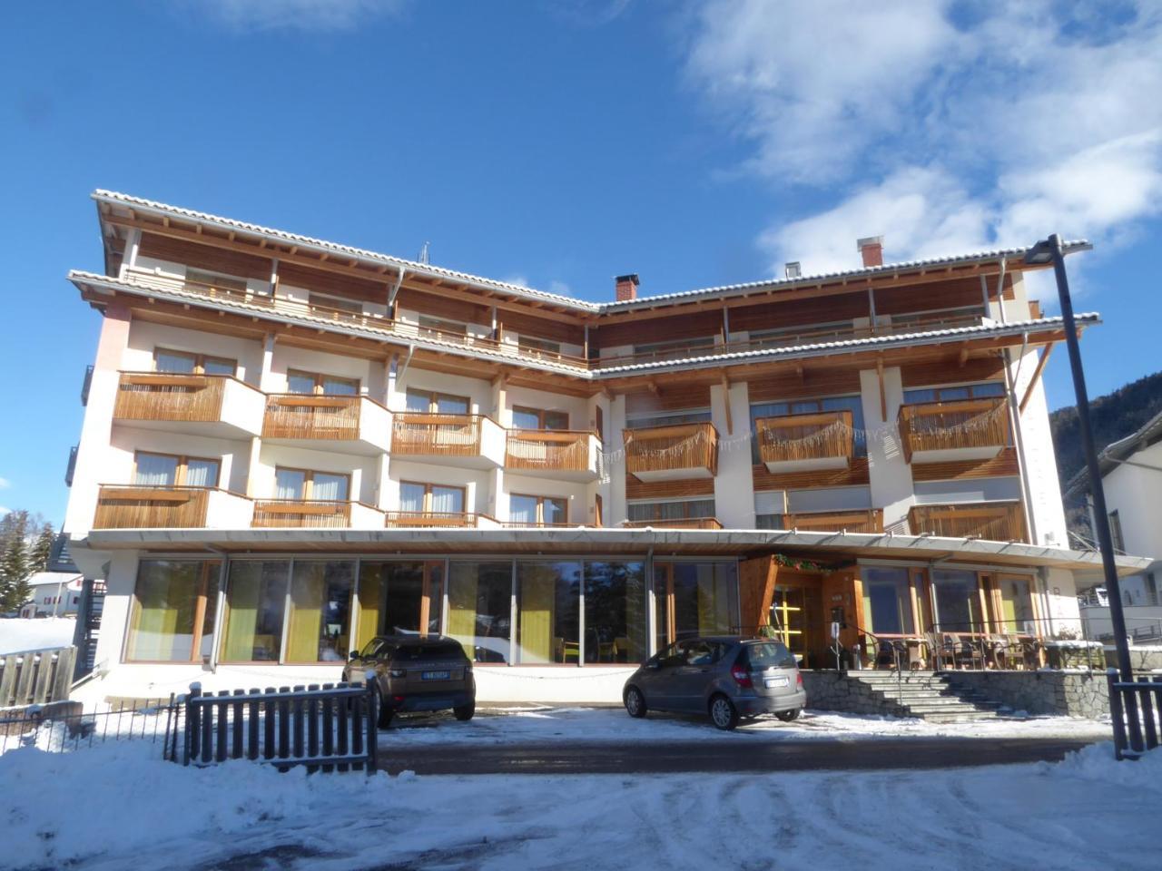 Sporthotel Rasen Rasùn di Sotto エクステリア 写真