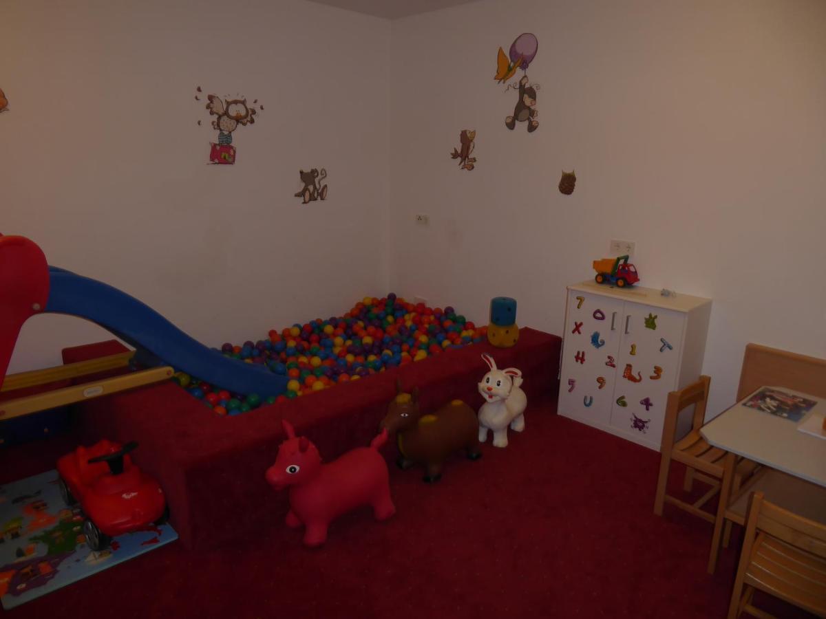 Sporthotel Rasen Rasùn di Sotto エクステリア 写真