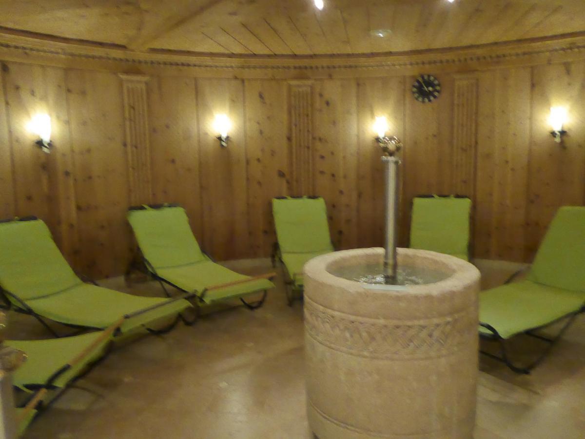 Sporthotel Rasen Rasùn di Sotto エクステリア 写真